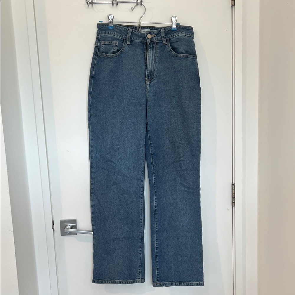 Forever 21 Mid-Rise Straight Leg Jeans in Medium Blue